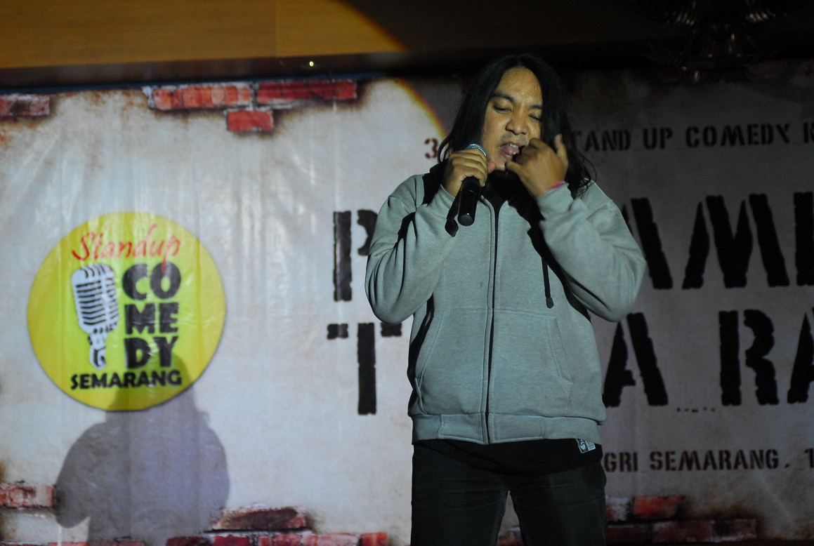 10 Komika Stand Up Comedy Terbaik Di Indonesia Bilamanaya